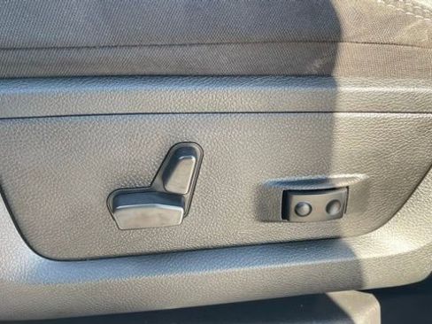 Used 2024 RAM 2500 Big Horn w/ Off Road Package image 10