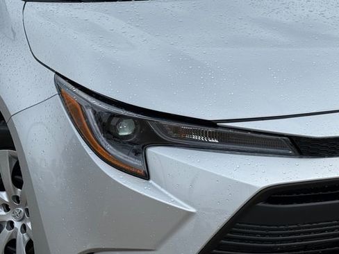 Used 2026 Toyota Corolla LE image 3