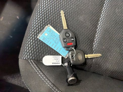 Used 2018 Subaru Outback 2.5i Premium image 30