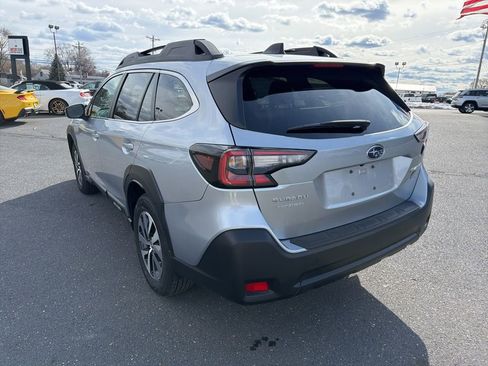 Certified 2025 Subaru Outback Premium image 3