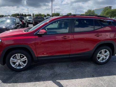 Used 2024 GMC Terrain SLE w/ Driver Convenience Package AWD/4WD image 7