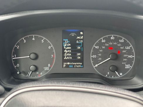 Used 2025 Toyota Corolla Cross LE image 38