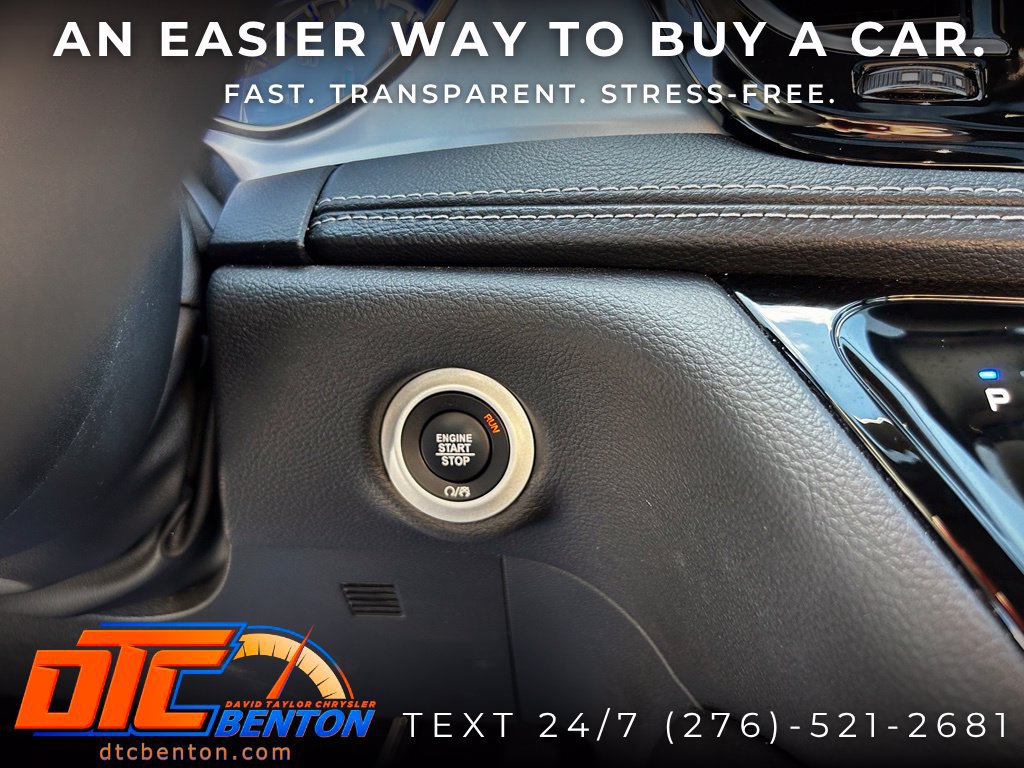 Used 2025 Chrysler Pacifica Limited FWD image 16