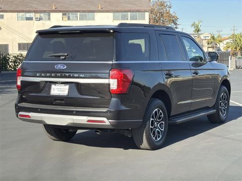 Used 2024 Ford Expedition XLT image 4