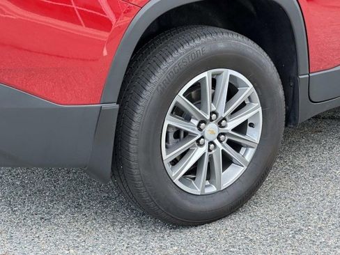 Used 2023 Chevrolet Traverse LT image 8