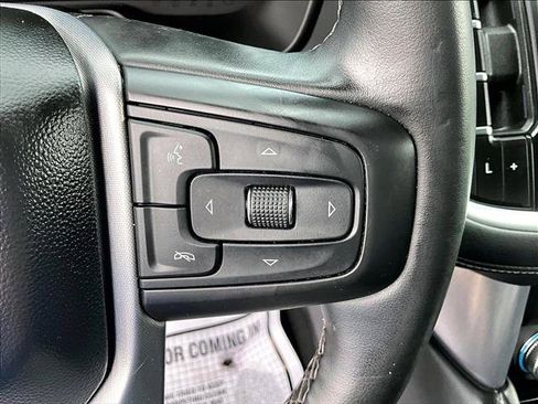 Used 2024 GMC Yukon SLE w/ Gmc Pro Safety Plus Package RWD image 20