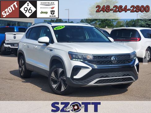 Used 2024 Volkswagen Taos SE AWD/4WD image 1