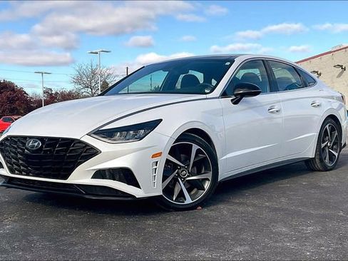 Used 2022 Hyundai Sonata SEL Plus image 2