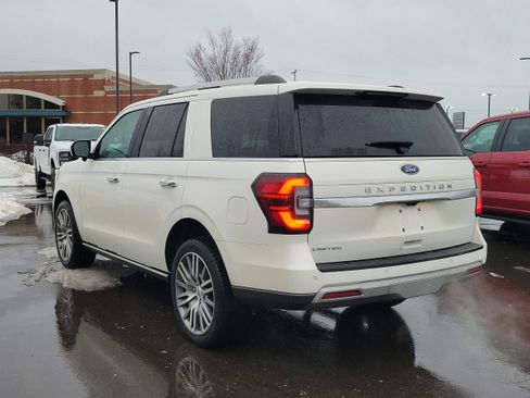 Certified 2023 Ford Expedition Limited image 3
