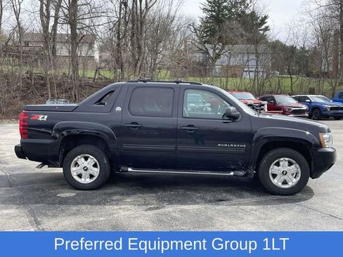 Used 2013 Chevrolet Avalanche LT w/ Suspension Package, Off-Road image 2