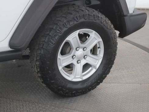 Used 2018 Jeep Wrangler Unlimited Sport S AWD/4WD image 14
