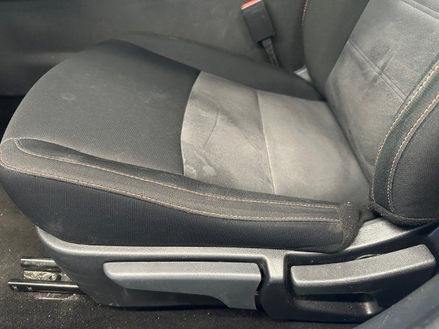 Used 2025 Nissan Sentra SR FWD image 17