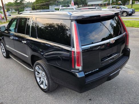 Used 2015 Cadillac Escalade ESV Luxury image 10