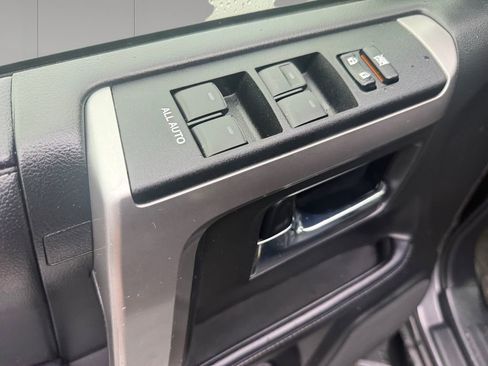 Used 2022 Toyota 4Runner SR5 Premium w/ Moonroof Package AWD/4WD image 11