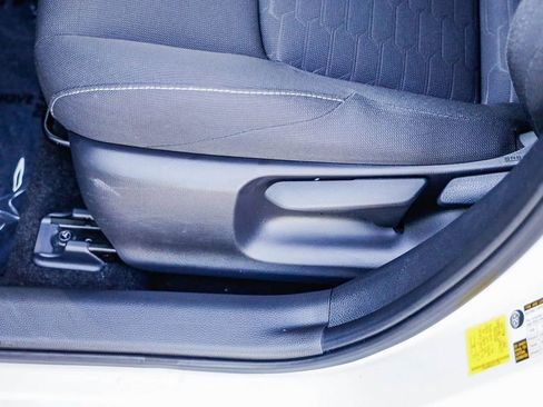 Used 2024 Toyota Corolla SE image 22