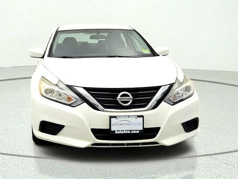 Used 2017 Nissan Altima 2.5 S w/ Power Driver Seat Package FWD image 2