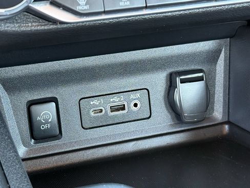 Used 2025 Nissan Sentra SR FWD image 24