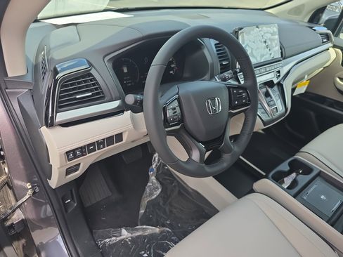 New 2026 Honda Odyssey Touring image 17
