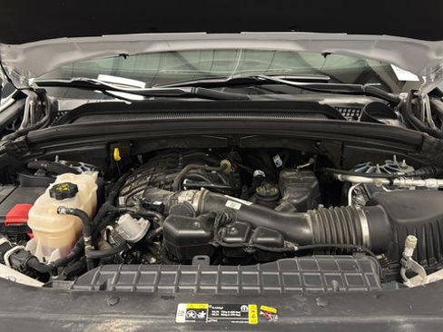 Used 2024 Jeep Grand Cherokee Limited w/ Luxury Tech Group II AWD/4WD image 26