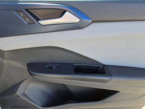 Used 2023 Volkswagen Taos SE image 22