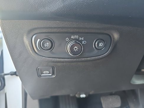 Used 2024 GMC Terrain SLT image 26