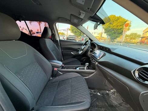Used 2022 Nissan Kicks SV FWD image 39