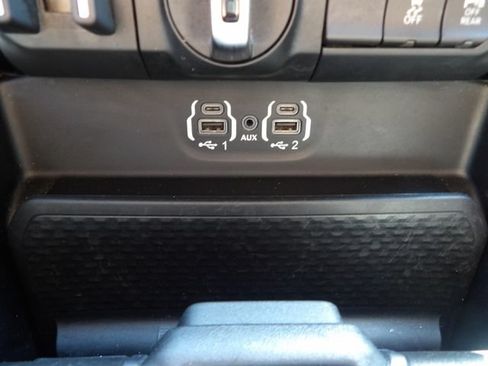 Used 2021 RAM 1500 Rebel AWD/4WD image 33
