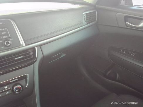 Used 2017 Kia Optima LX FWD image 11