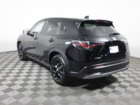 Used 2025 Honda HR-V Sport image 7