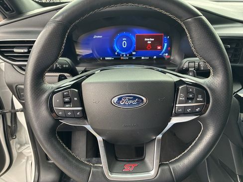 Used 2022 Ford Explorer ST w/ ST Street Pack image 11
