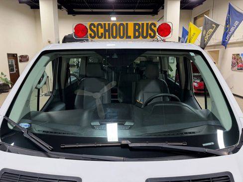 Used 2019 Ford Transit 150 XL image 58