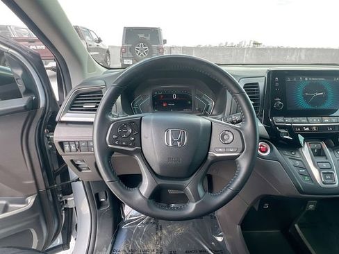 Used 2024 Honda Odyssey EX-L image 16