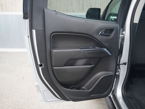 Used 2020 Chevrolet Colorado LT image 34