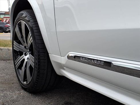 Used 2024 Volvo XC90 T8 Plus image 19