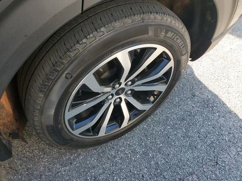 Used 2023 Ford Explorer ST-Line w/ Class IV Trailer Tow Package image 9