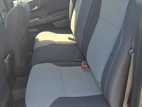 Used 2020 Toyota Tacoma TRD Off-Road image 6