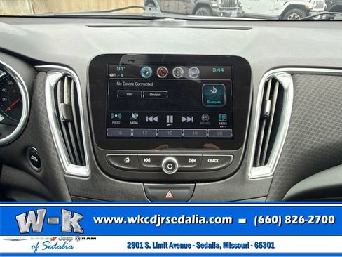 Used 2018 Chevrolet Malibu LT FWD image 34