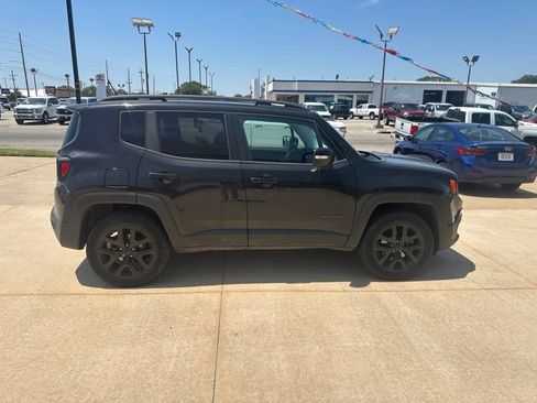 Used 2016 Jeep Renegade Latitude AWD/4WD image 29