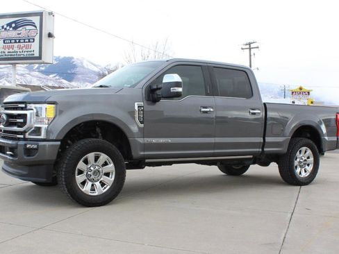 Used 2021 Ford F250 Platinum w/ FX4 Off-Road Package image 25