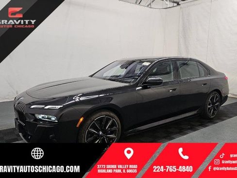 Used 2023 BMW i7 xDrive60 AWD/4WD image 1