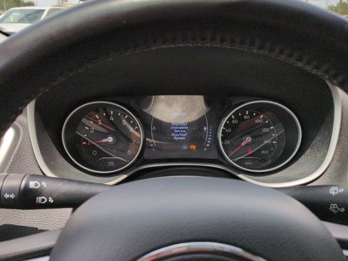 Used 2019 Jeep Compass Latitude FWD image 25