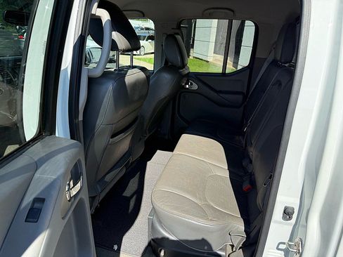 Used 2016 Nissan Frontier SL AWD/4WD image 7