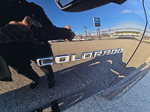 Used 2023 Chevrolet Colorado Z71 image 42