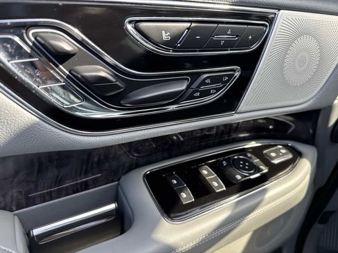 Used 2021 Lincoln Navigator Reserve w/ Luxury Package AWD/4WD image 21