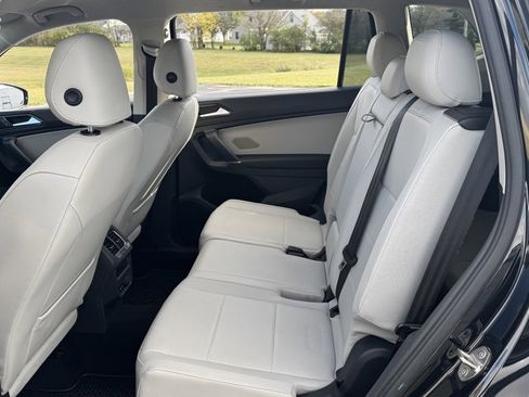 Used 2018 Volkswagen Tiguan SE image 25