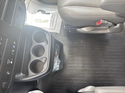 Used 2024 Chevrolet Express 3500 LS RWD image 23