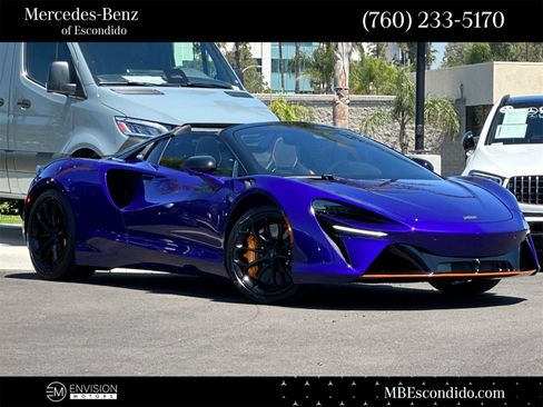 Used 2025 McLaren Artura Spider image 1