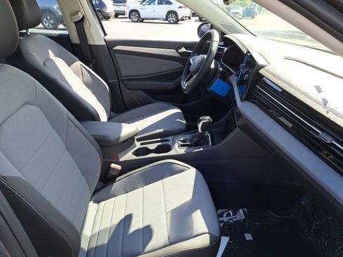 New 2025 Volkswagen Jetta SE image 8