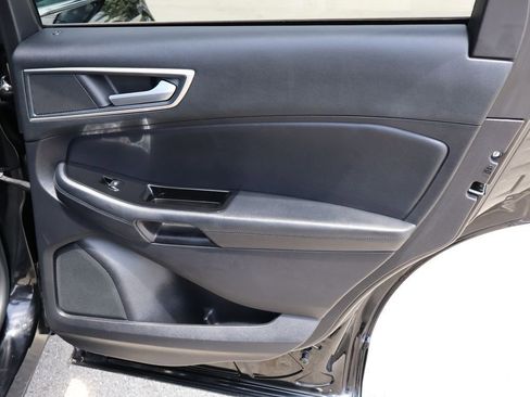 Used 2018 Ford Edge SEL w/ Equipment Group 201A AWD/4WD image 16