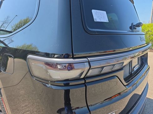 New 2026 Jeep Grand Wagoneer Summit AWD/4WD image 39